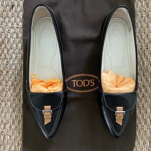 Tod’s Arlette buckle flat black/tan sz 8B